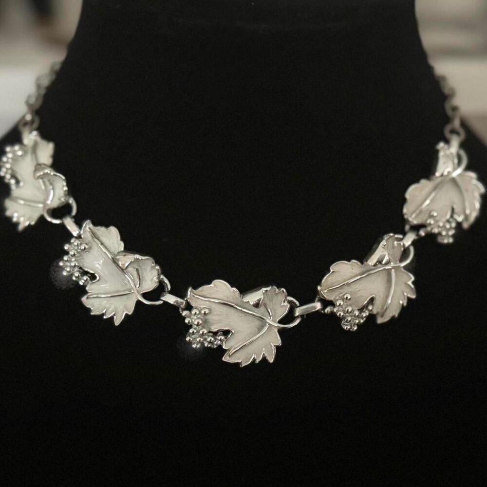 Vintage 1959 Sarah Coventry Necklace